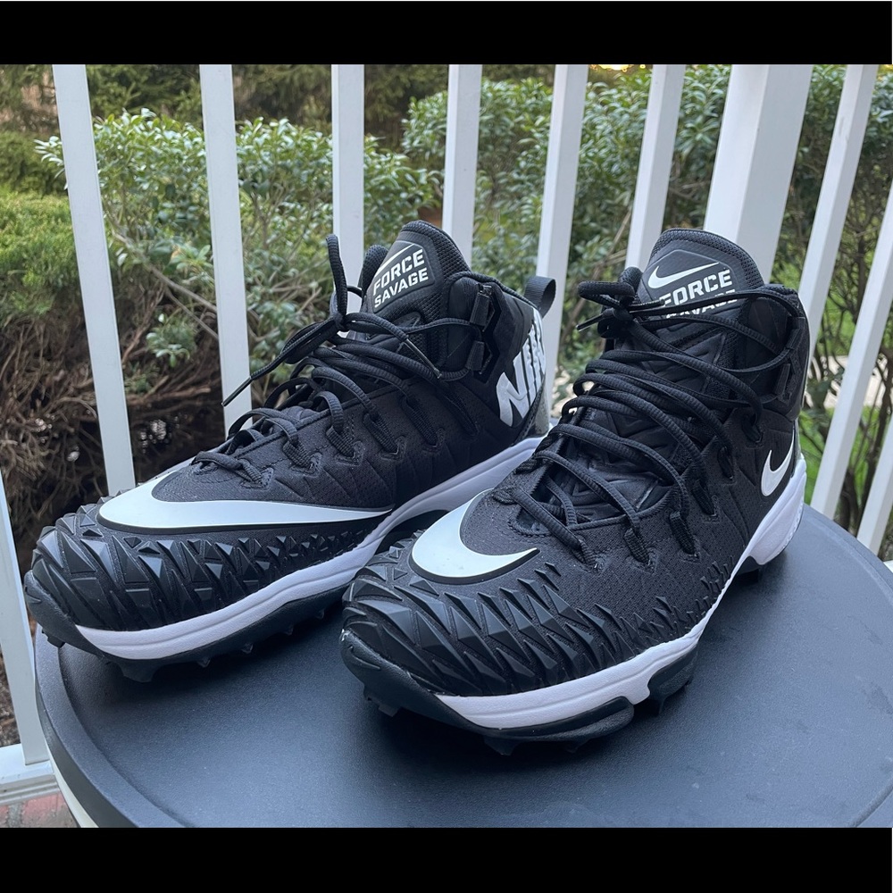 nike zoom force savage